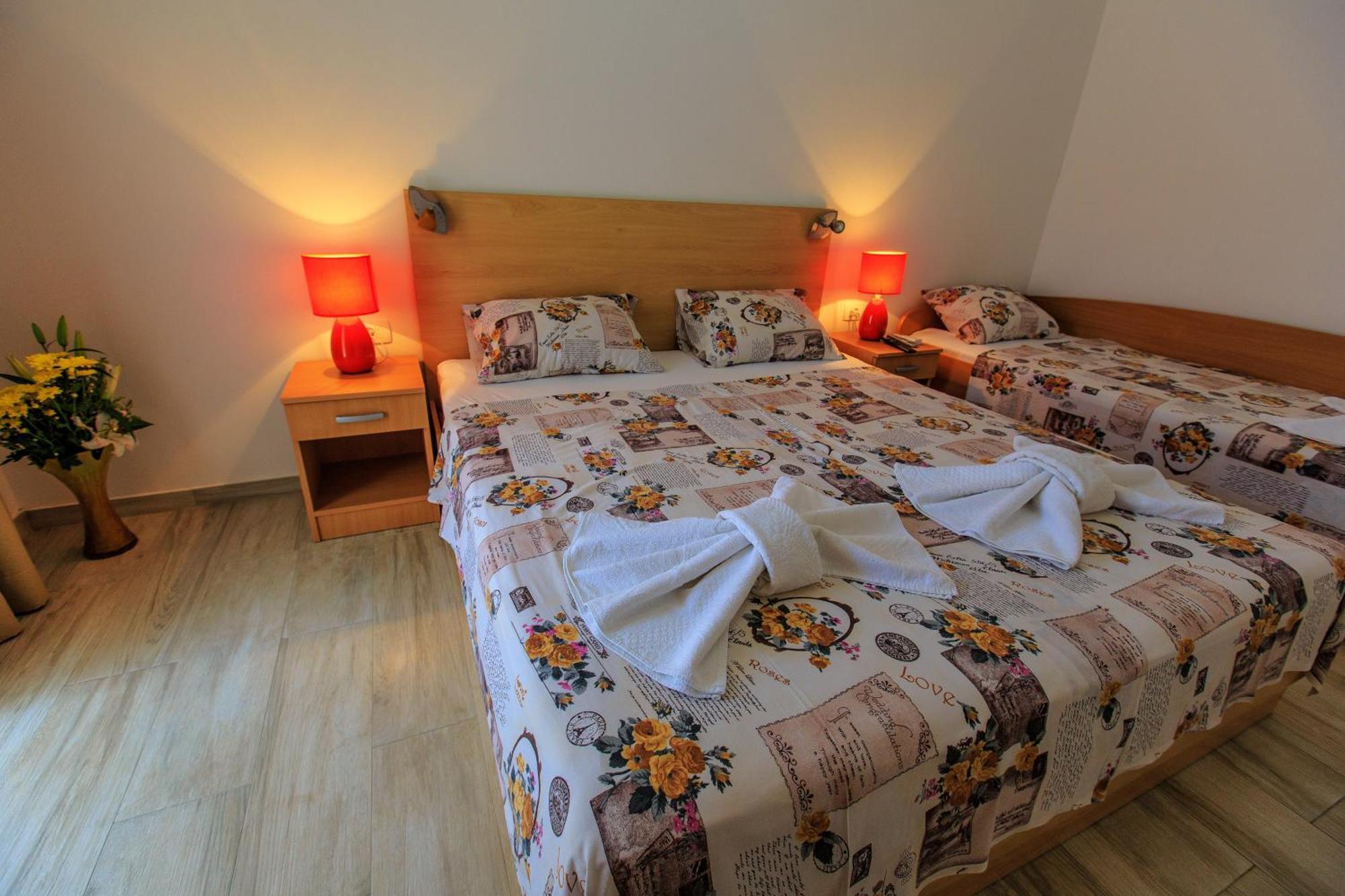 Apartments Matkovic Lux Sutomore Bagian luar foto