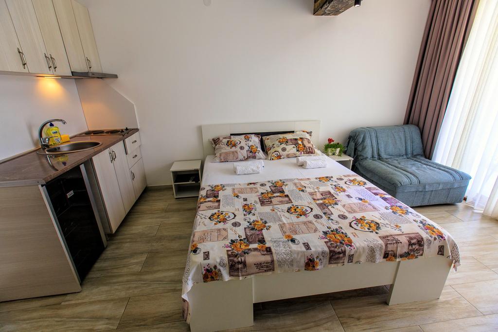 Apartments Matkovic Lux Sutomore Bagian luar foto