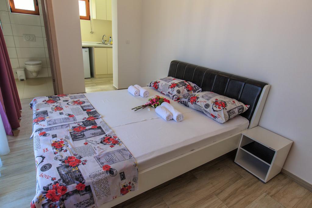 Apartments Matkovic Lux Sutomore Bagian luar foto