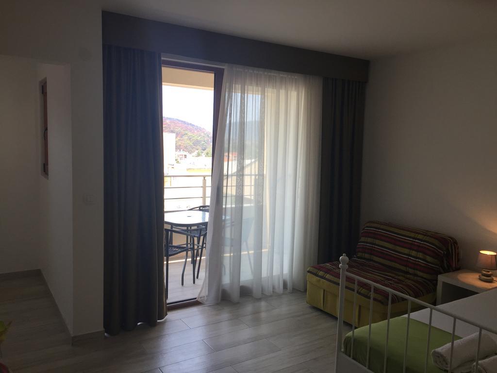 Apartments Matkovic Lux Sutomore Bagian luar foto